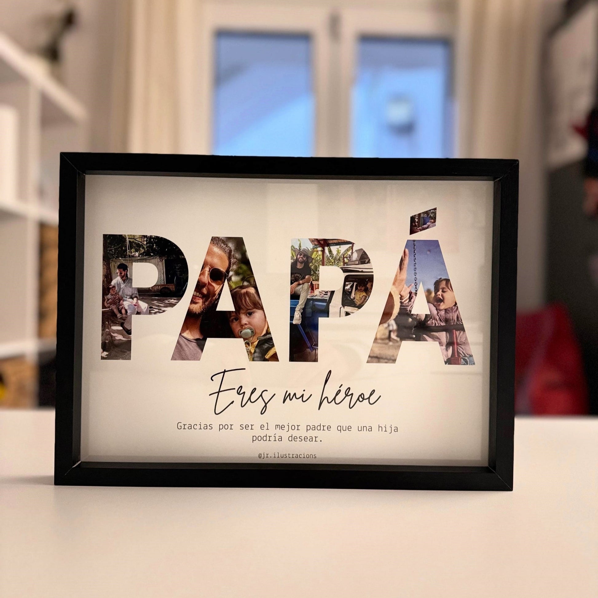 Cuadro con nombres y fotos dentro de las letras ideal como detalle de cumpleaños para padres.