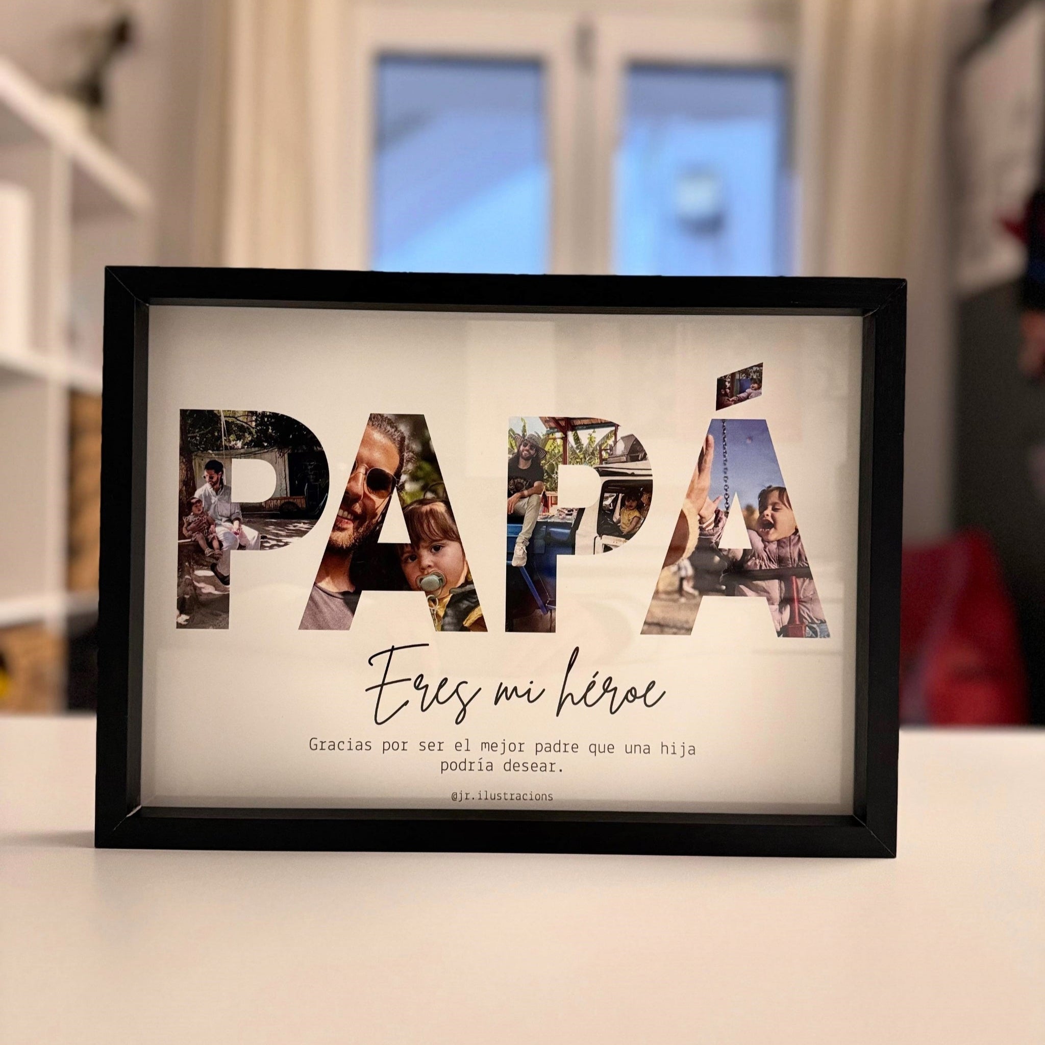 Cuadro con nombres y fotos dentro de las letras ideal como detalle de cumpleaños para padres.