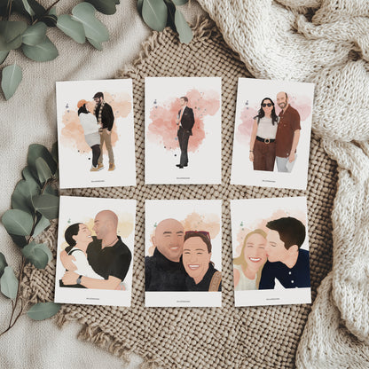 Mosaico con seis modelos de Mini Recuerdos Ilustrados con diferentes retratos de parejas y personas sobre un fondo textil rústico y hojas de eucalipto.
