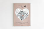 Diseño digital de mapa en forma de corazón personalizado con iniciales románticas.