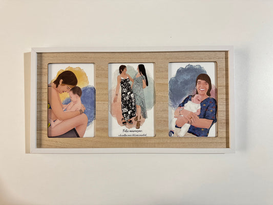 Marco alargado blanco con tres ilustraciones personalizadas y fondo de acuarela para regalo familiar.