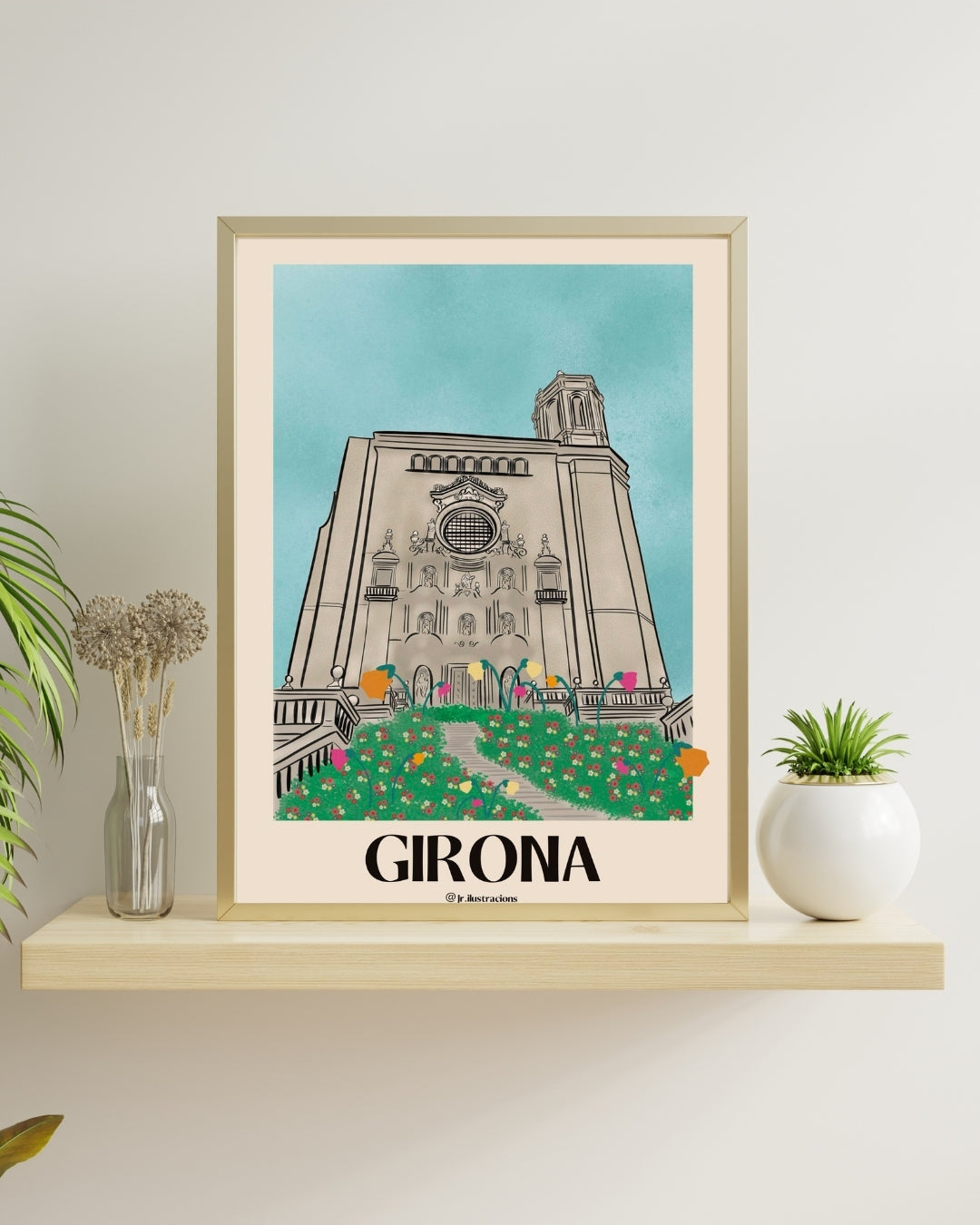 Póster de Girona ilustrado ideal para decoración de interiores nórdica y moderna de JR.Ilustracions.