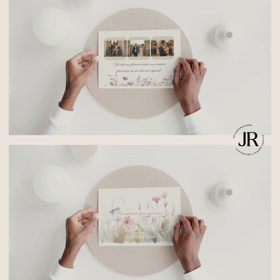 Vídeo mostrando los acabados en papel mate premium y brillo espejo de las tarjetas de agradecimiento de JR Ilustracions.
