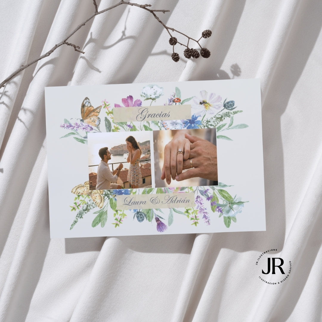 Tarjeta de agradecimiento de boda personalizada de la Colección Flores Silvestre con fotografía de los novios e ilustración botánica de acuarela morada.